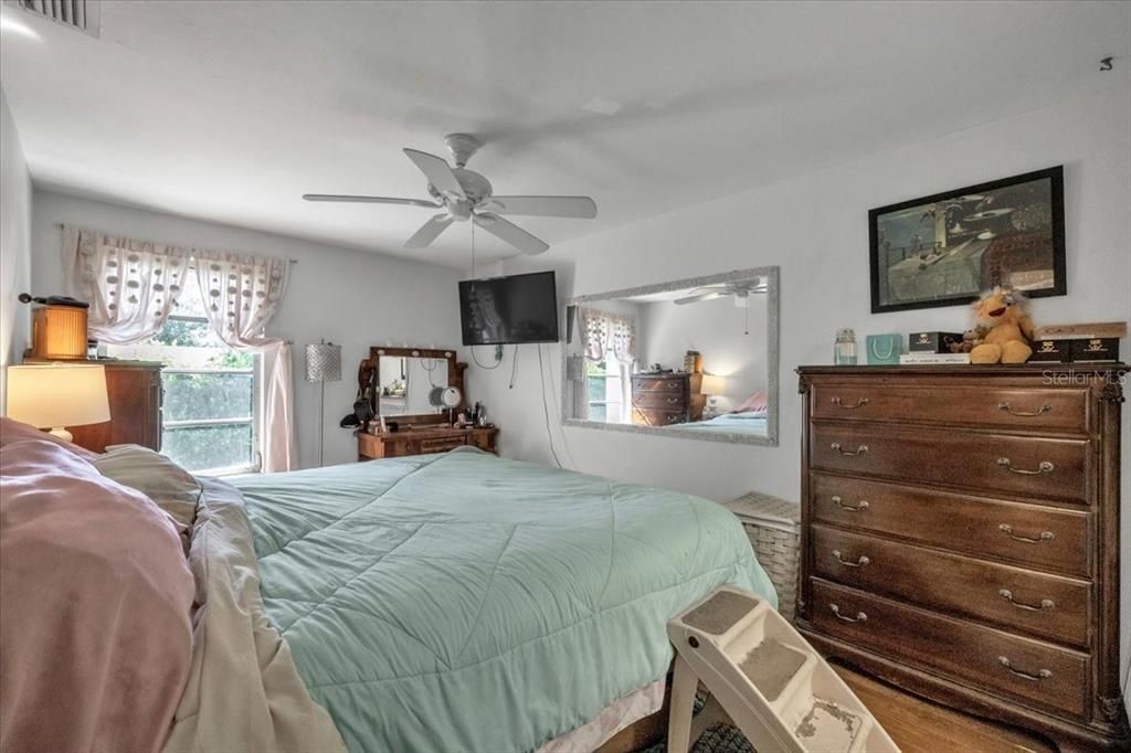 For Sale: $899,000 (6 beds, 0 baths, 3641 Square Feet)