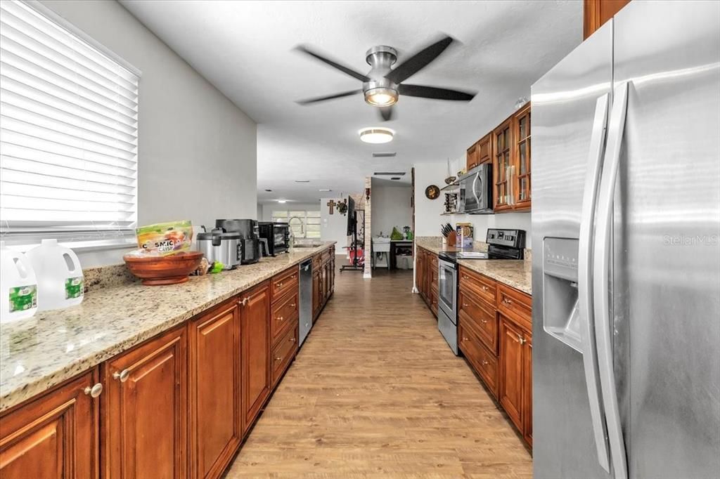 For Sale: $899,000 (6 beds, 0 baths, 3641 Square Feet)