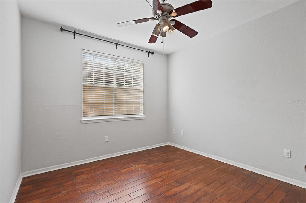 На продажу: $169,900 (3 спален, 2 ванн, 1336 Квадратных фут)