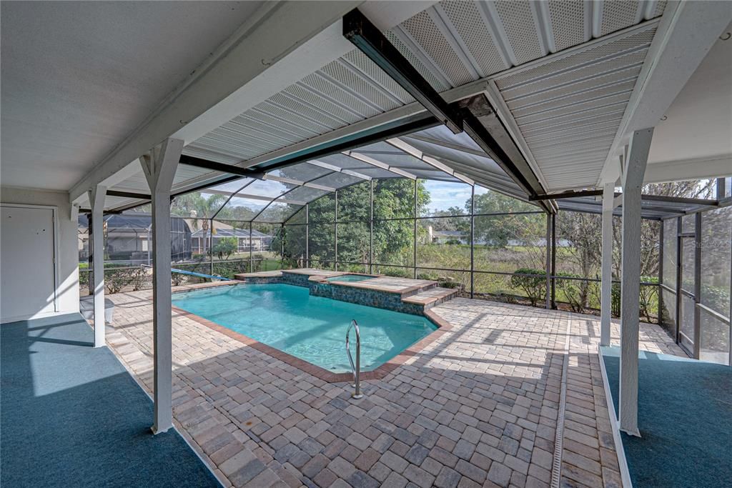 En Venta: $465,000 (4 camas, 2 baños, 2555 Pies cuadrados)