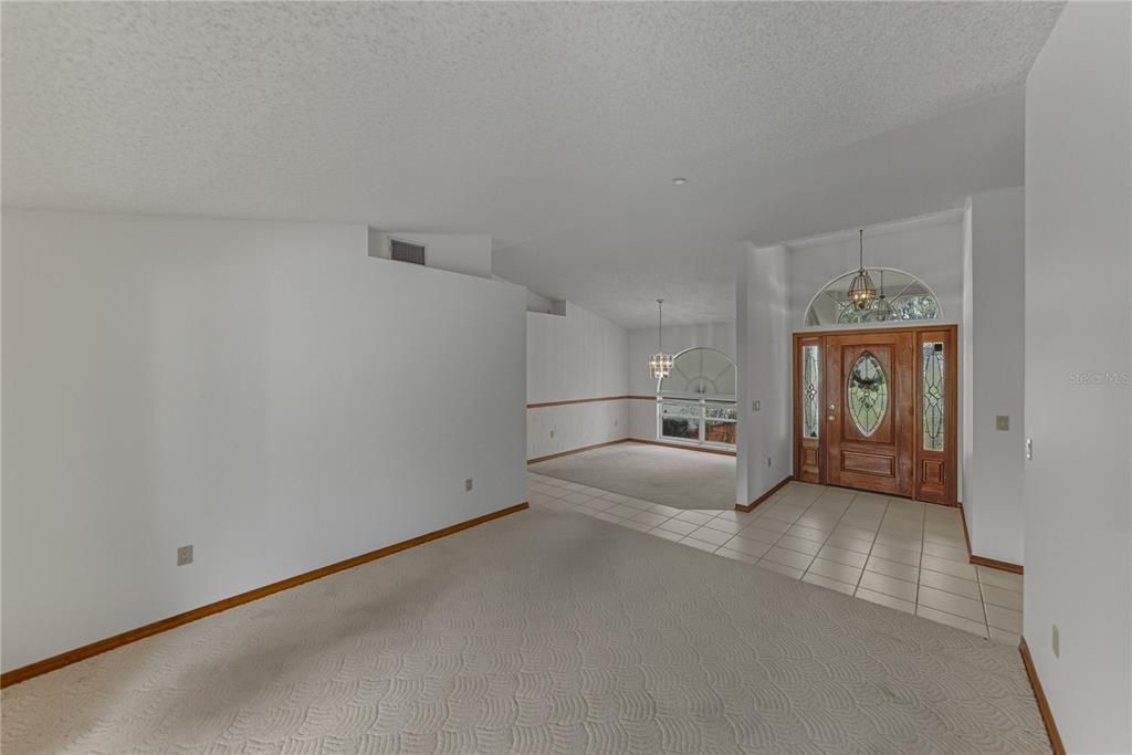 En Venta: $465,000 (4 camas, 2 baños, 2555 Pies cuadrados)