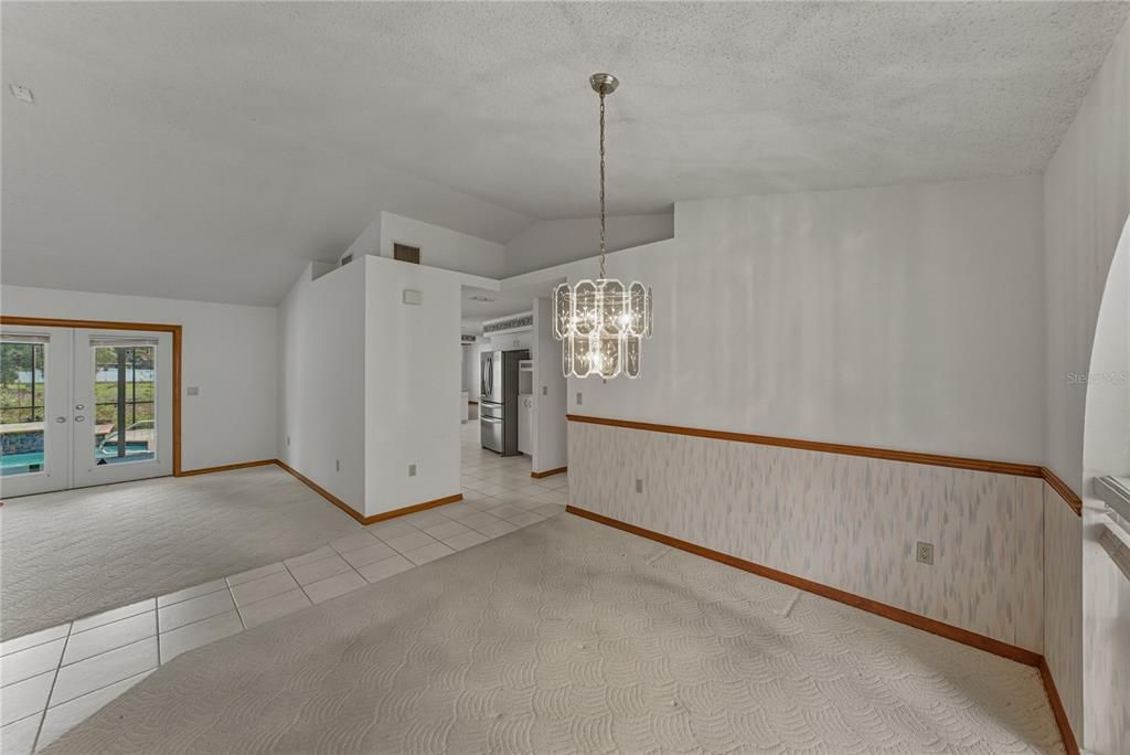 En Venta: $465,000 (4 camas, 2 baños, 2555 Pies cuadrados)