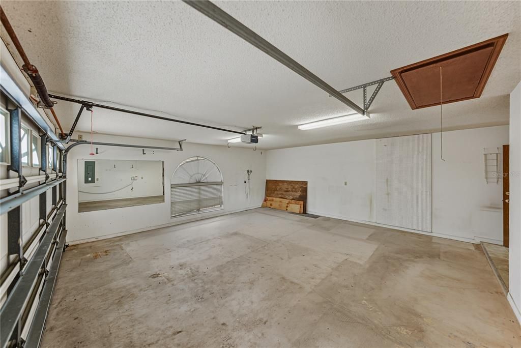 En Venta: $465,000 (4 camas, 2 baños, 2555 Pies cuadrados)