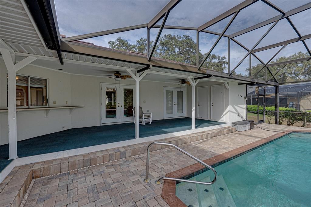 En Venta: $465,000 (4 camas, 2 baños, 2555 Pies cuadrados)