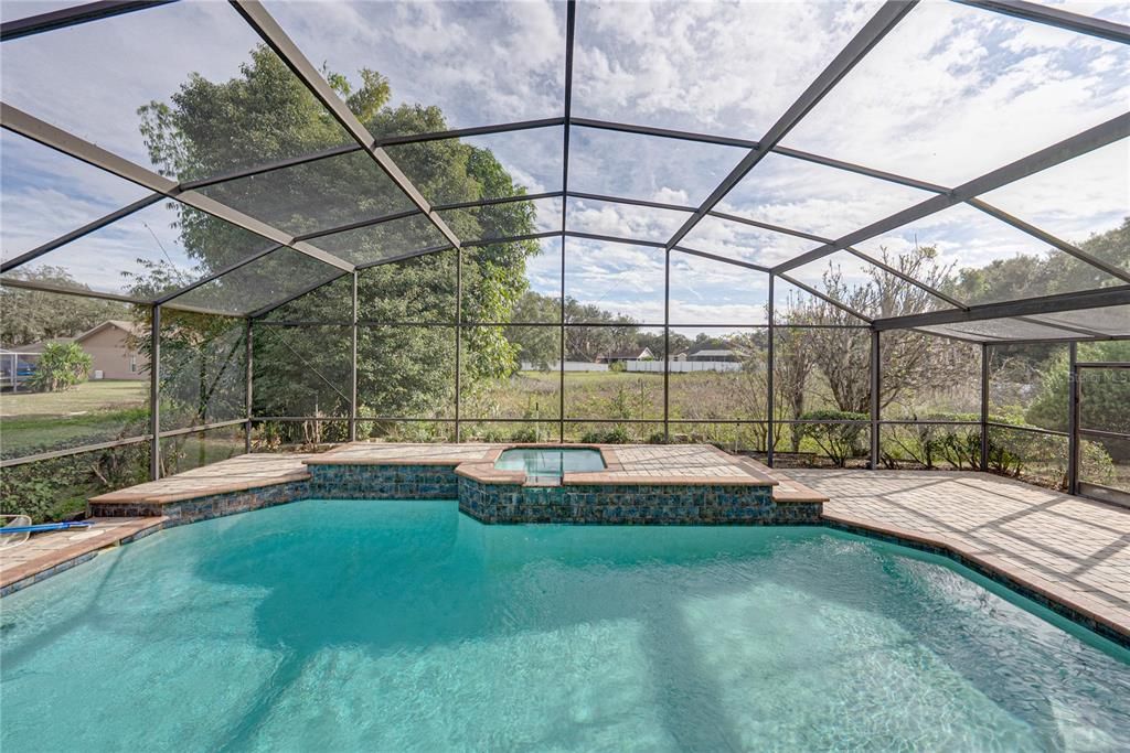 En Venta: $465,000 (4 camas, 2 baños, 2555 Pies cuadrados)