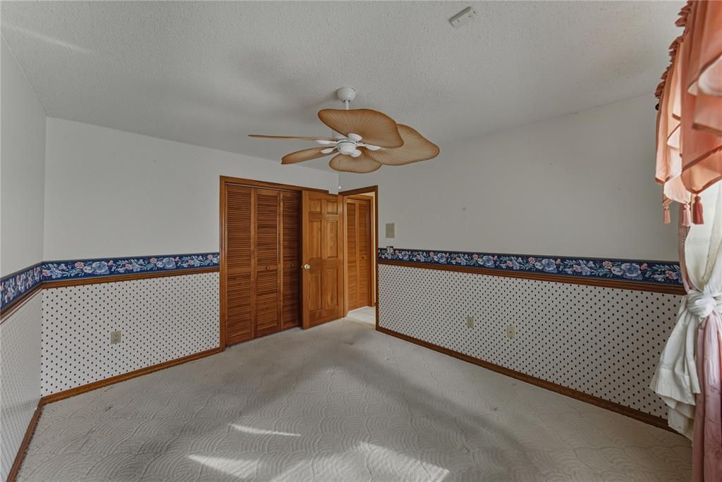 En Venta: $465,000 (4 camas, 2 baños, 2555 Pies cuadrados)