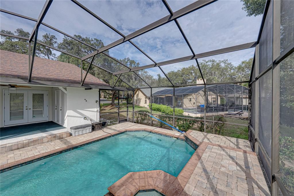 En Venta: $465,000 (4 camas, 2 baños, 2555 Pies cuadrados)