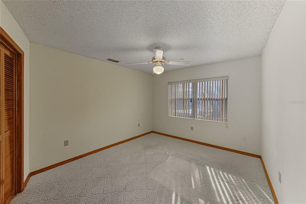 En Venta: $465,000 (4 camas, 2 baños, 2555 Pies cuadrados)