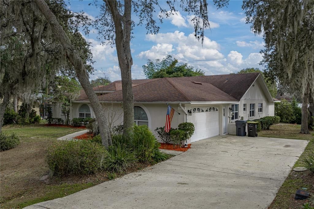 En Venta: $465,000 (4 camas, 2 baños, 2555 Pies cuadrados)