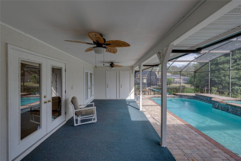 En Venta: $465,000 (4 camas, 2 baños, 2555 Pies cuadrados)