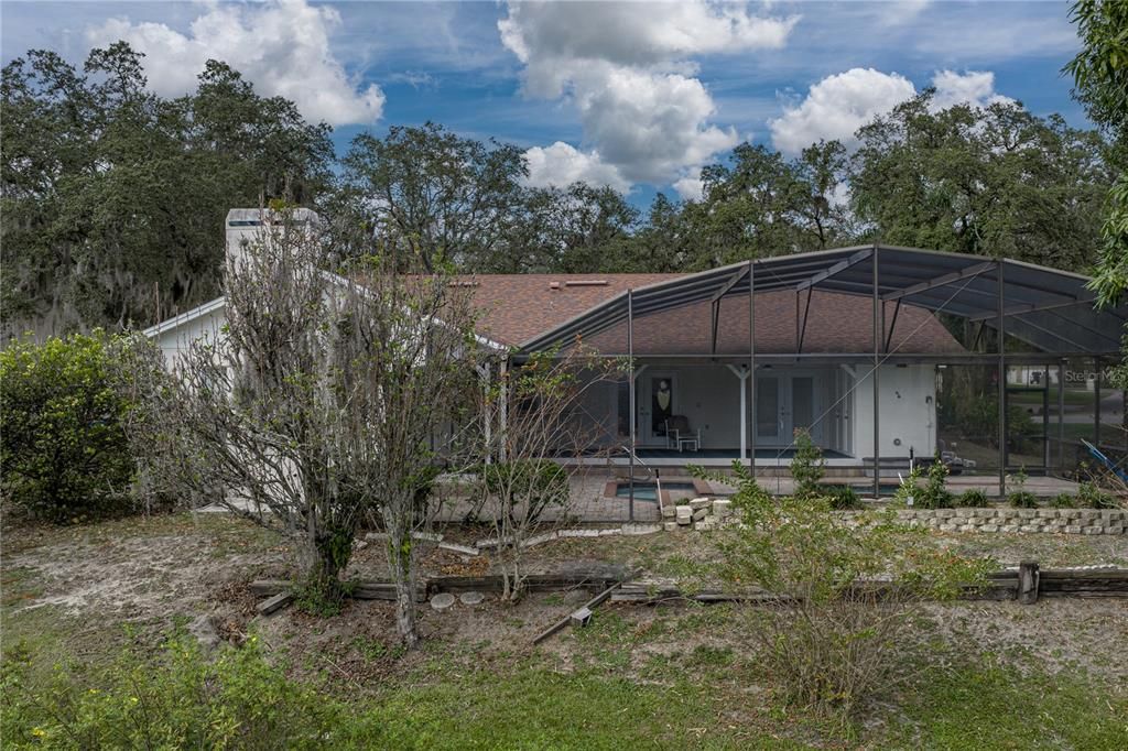 En Venta: $465,000 (4 camas, 2 baños, 2555 Pies cuadrados)