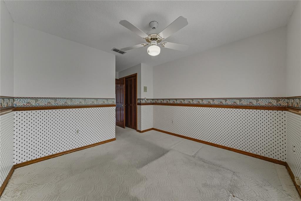 En Venta: $465,000 (4 camas, 2 baños, 2555 Pies cuadrados)