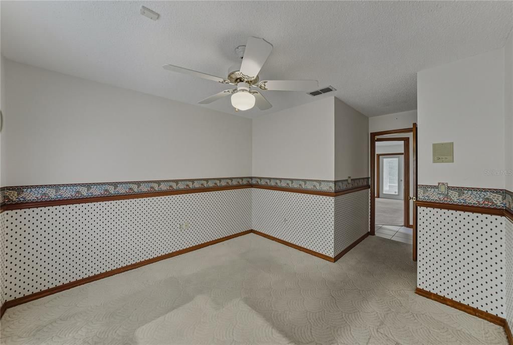 En Venta: $465,000 (4 camas, 2 baños, 2555 Pies cuadrados)