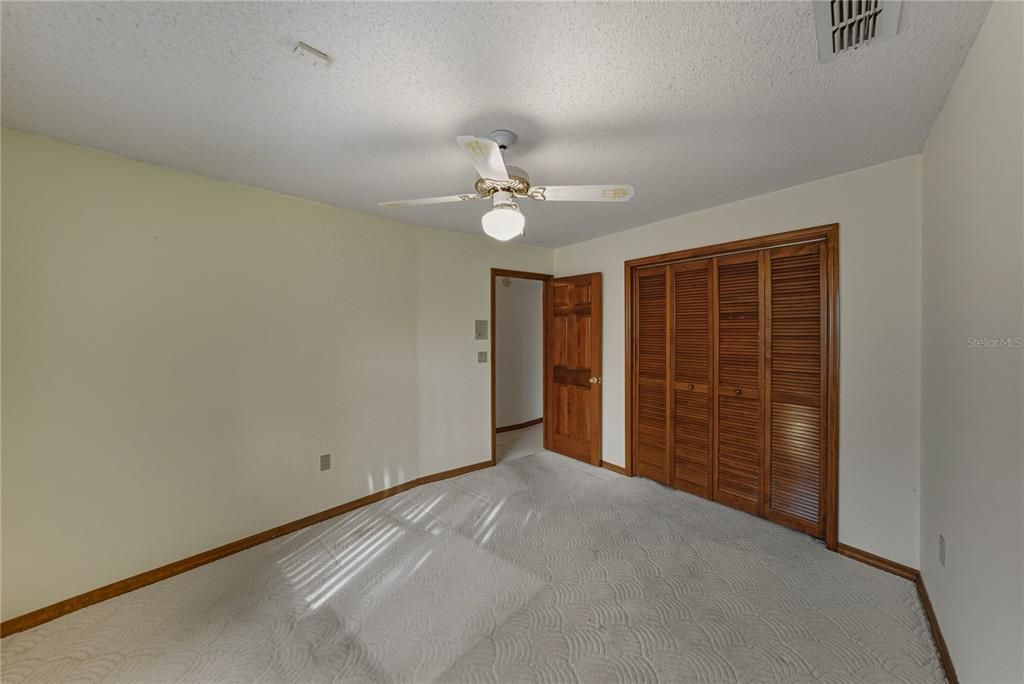 En Venta: $465,000 (4 camas, 2 baños, 2555 Pies cuadrados)