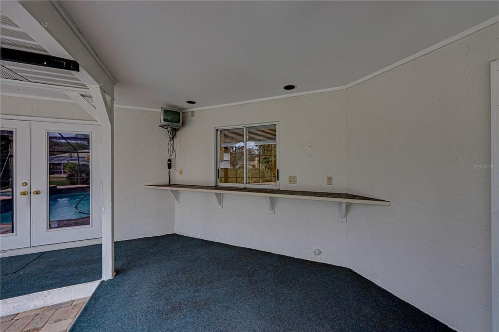 En Venta: $465,000 (4 camas, 2 baños, 2555 Pies cuadrados)