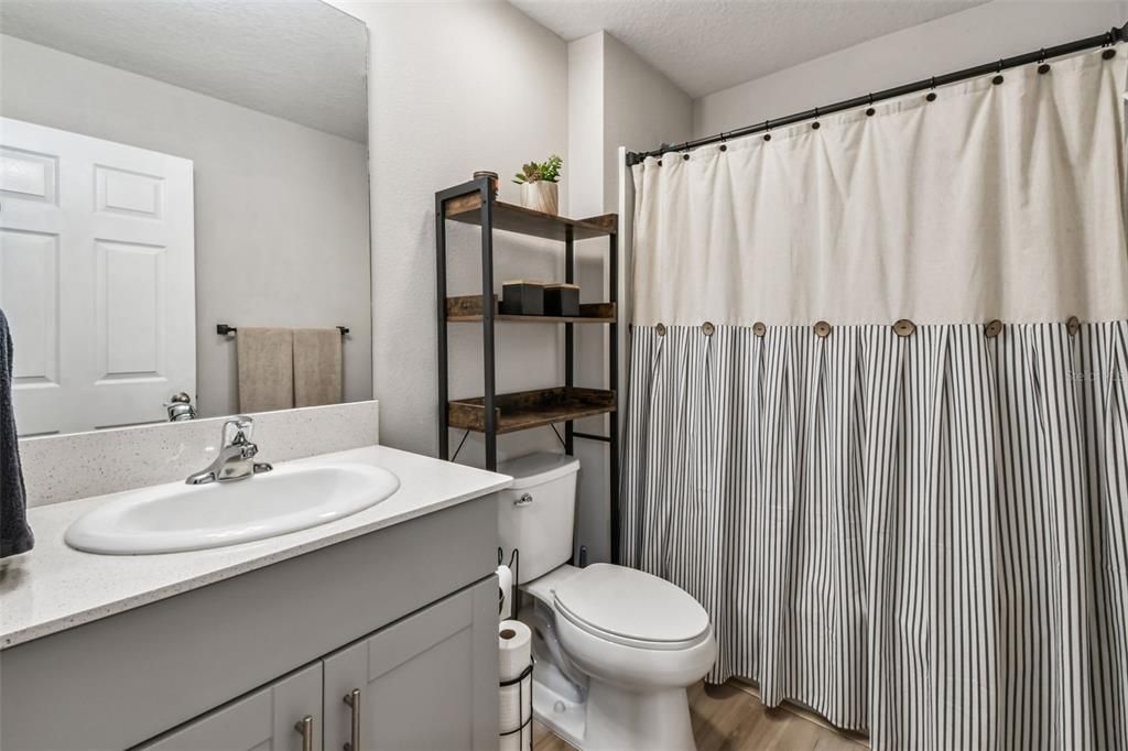 合同活跃: $350,000 (3 贝兹, 2 浴室, 1615 平方英尺)