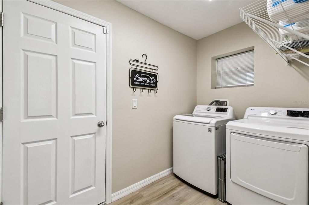 合同活跃: $350,000 (3 贝兹, 2 浴室, 1615 平方英尺)