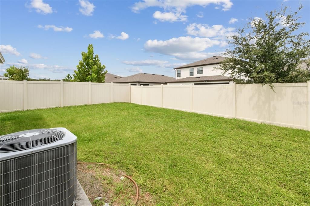 合同活跃: $350,000 (3 贝兹, 2 浴室, 1615 平方英尺)