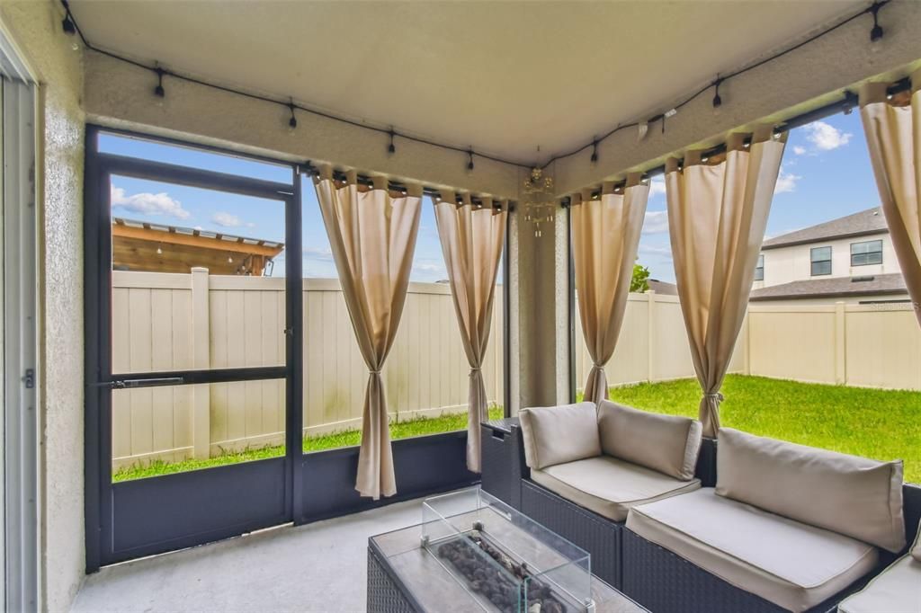 合同活跃: $350,000 (3 贝兹, 2 浴室, 1615 平方英尺)