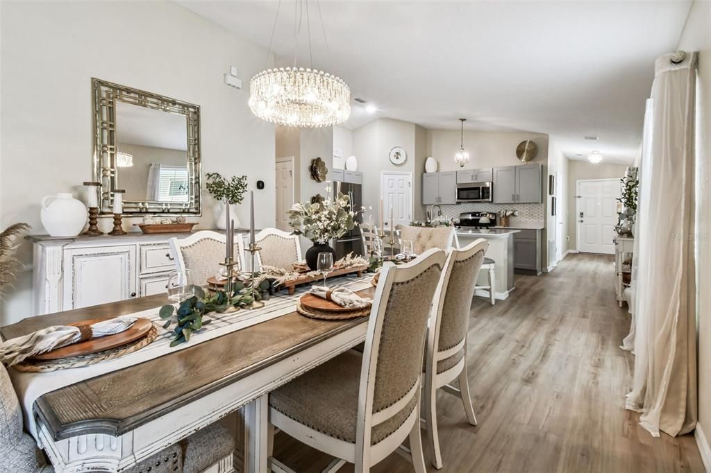 合同活跃: $350,000 (3 贝兹, 2 浴室, 1615 平方英尺)