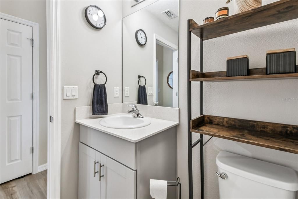 合同活跃: $350,000 (3 贝兹, 2 浴室, 1615 平方英尺)