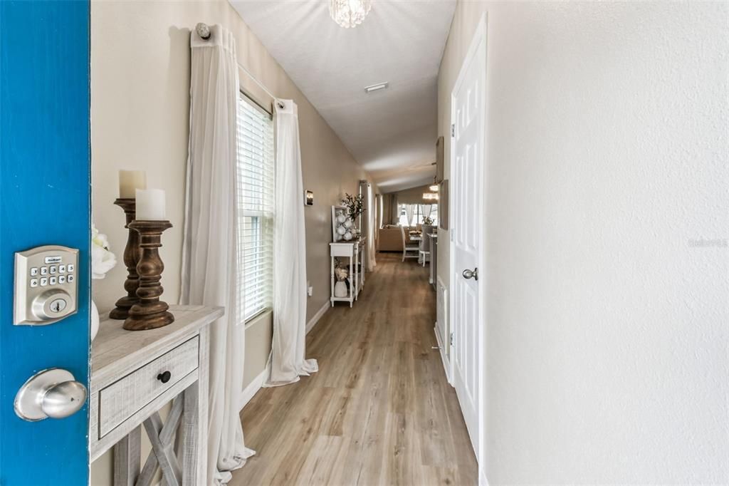 合同活跃: $350,000 (3 贝兹, 2 浴室, 1615 平方英尺)