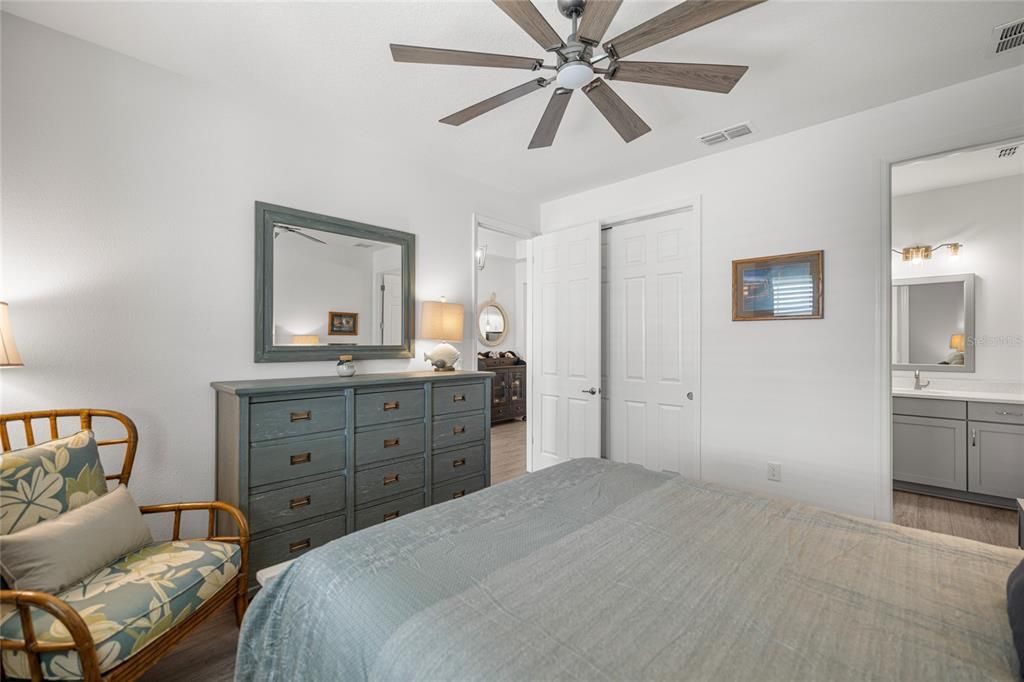 待售: $649,000 (3 贝兹, 3 浴室, 2457 平方英尺)