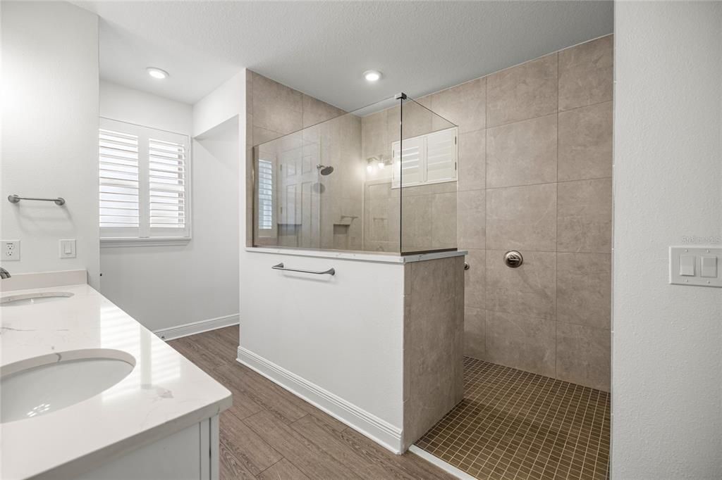 待售: $649,000 (3 贝兹, 3 浴室, 2457 平方英尺)