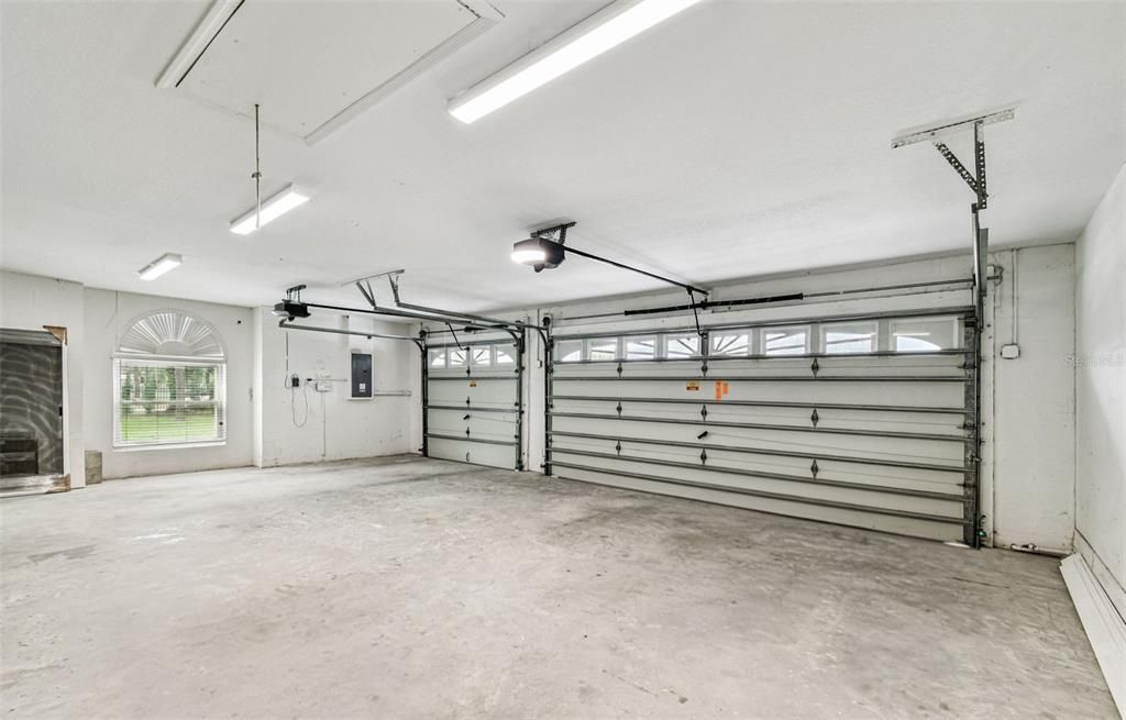 En Venta: $1,175,000 (4 camas, 3 baños, 3259 Pies cuadrados)