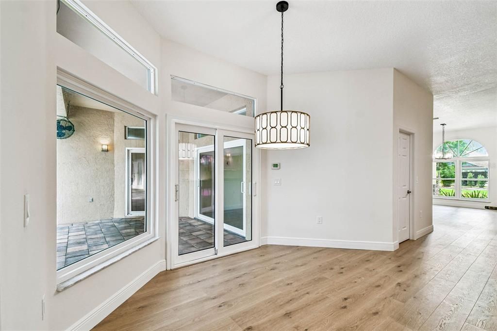 En Venta: $1,175,000 (4 camas, 3 baños, 3259 Pies cuadrados)