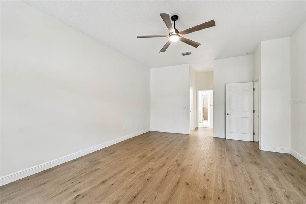 En Venta: $1,175,000 (4 camas, 3 baños, 3259 Pies cuadrados)