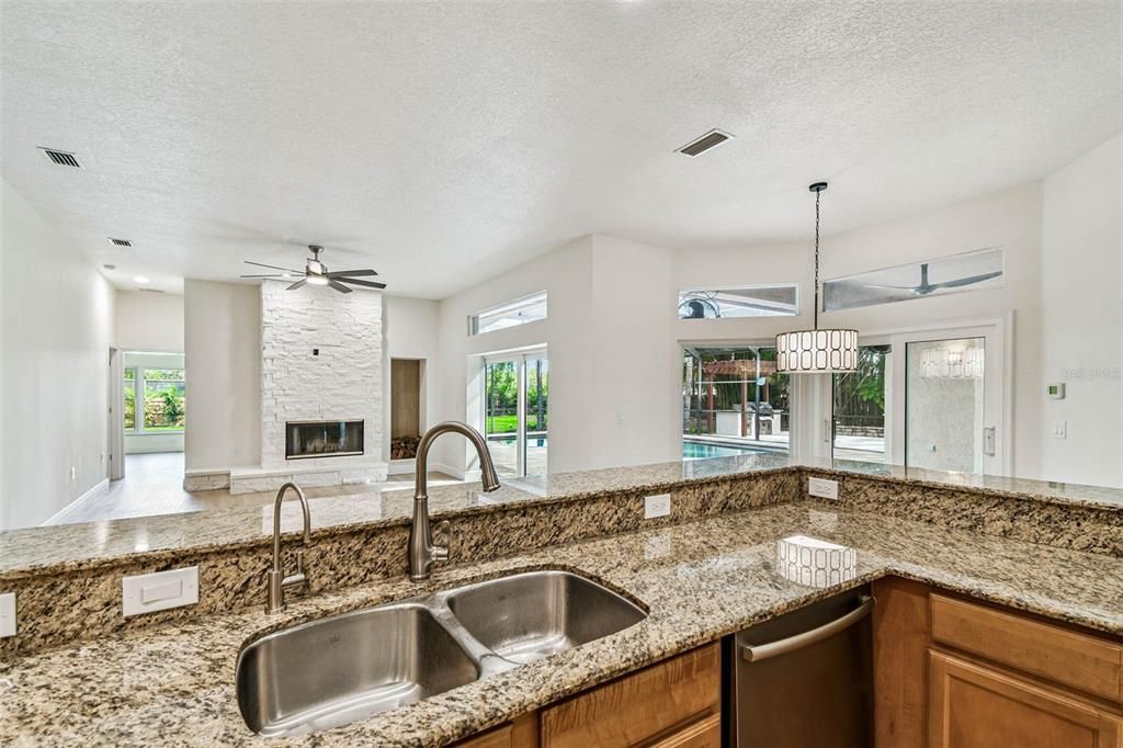 En Venta: $1,175,000 (4 camas, 3 baños, 3259 Pies cuadrados)