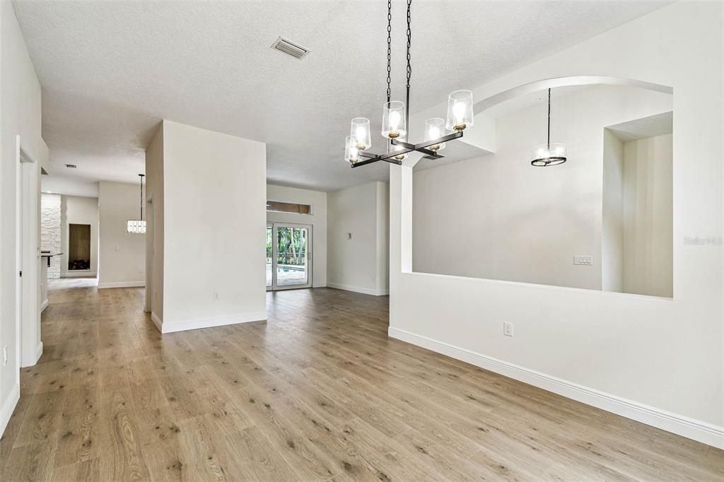 En Venta: $1,175,000 (4 camas, 3 baños, 3259 Pies cuadrados)