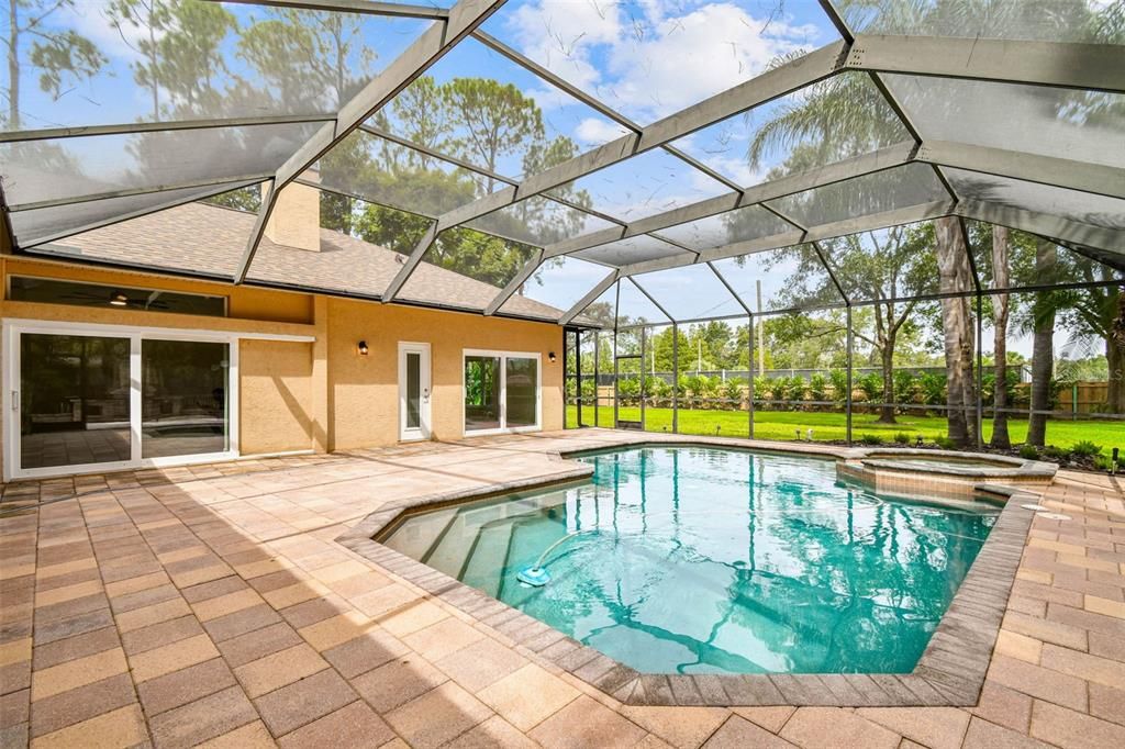 En Venta: $1,175,000 (4 camas, 3 baños, 3259 Pies cuadrados)