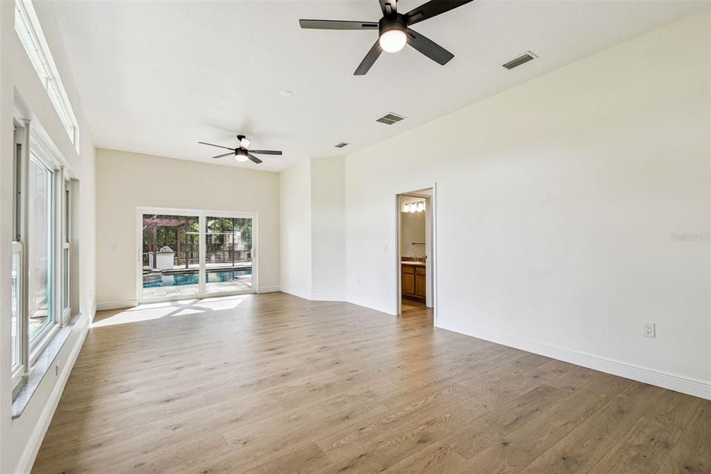 En Venta: $1,175,000 (4 camas, 3 baños, 3259 Pies cuadrados)