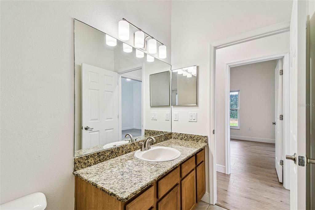 En Venta: $1,175,000 (4 camas, 3 baños, 3259 Pies cuadrados)