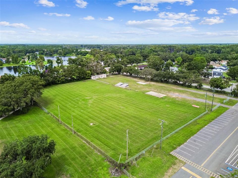 En Venta: $1,175,000 (4 camas, 3 baños, 3259 Pies cuadrados)