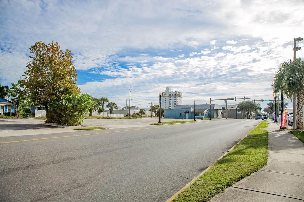 Под контрактом: $110,000 (0.34 acres)