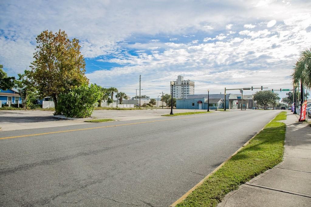 Под контрактом: $110,000 (0.34 acres)