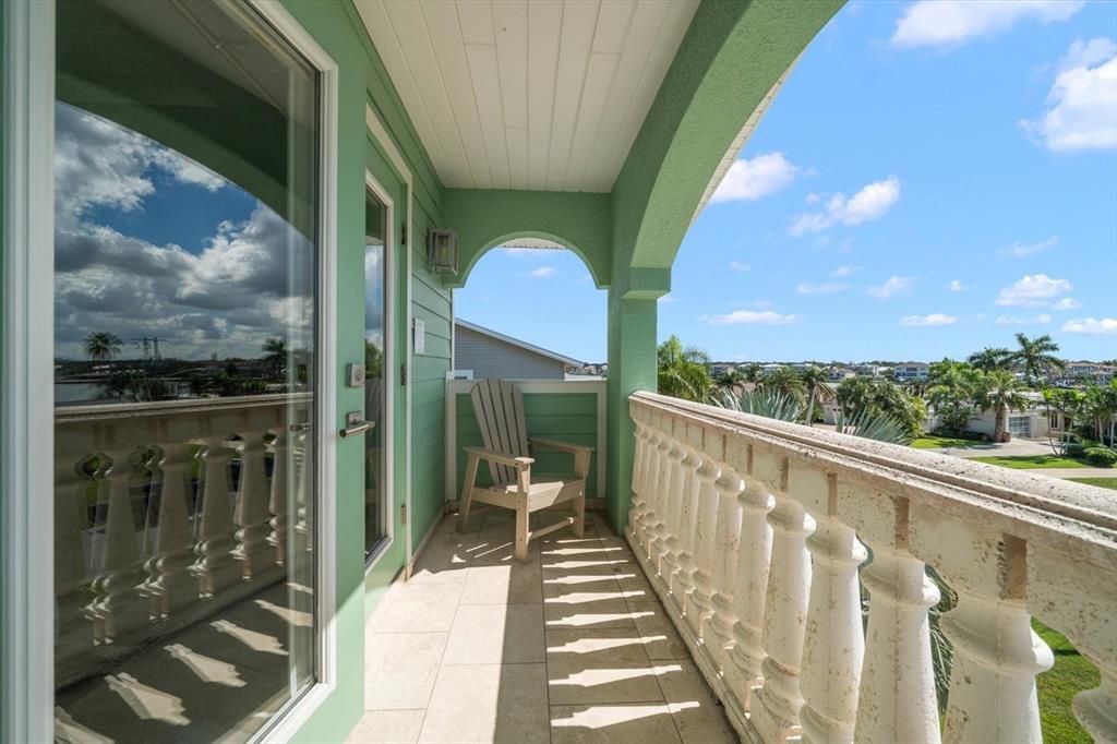 For Sale: $2,990,000 (4 beds, 3 baths, 3135 Square Feet)