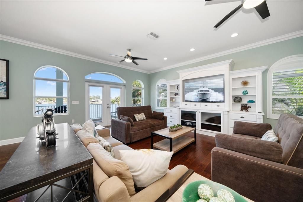 For Sale: $2,990,000 (4 beds, 3 baths, 3135 Square Feet)