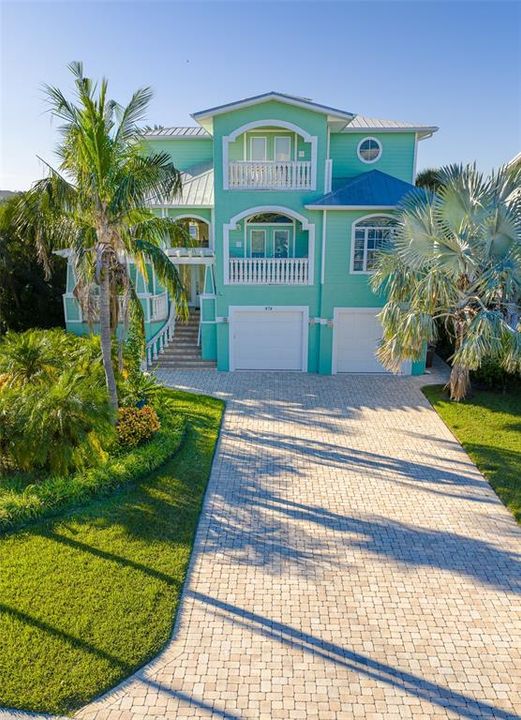 For Sale: $2,990,000 (4 beds, 3 baths, 3135 Square Feet)