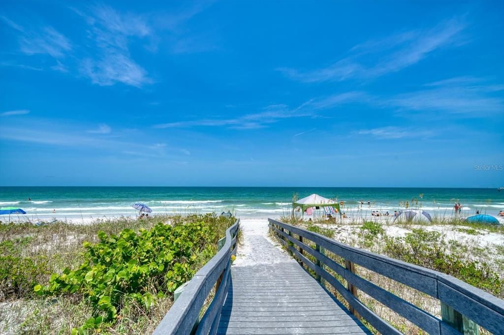 For Sale: $2,990,000 (4 beds, 3 baths, 3135 Square Feet)