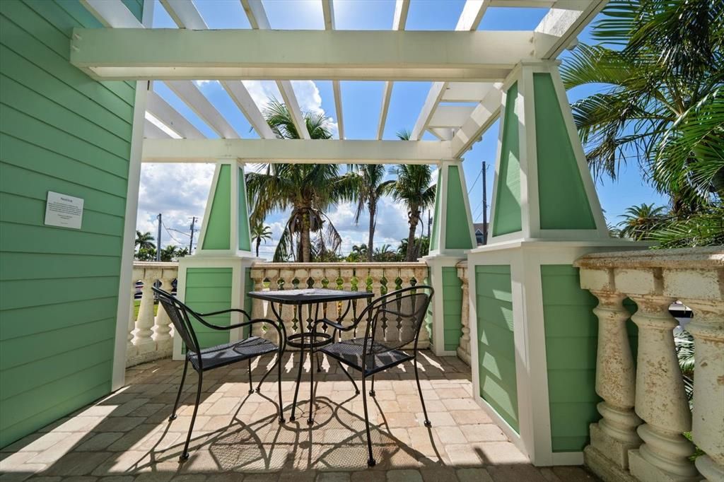 For Sale: $2,990,000 (4 beds, 3 baths, 3135 Square Feet)