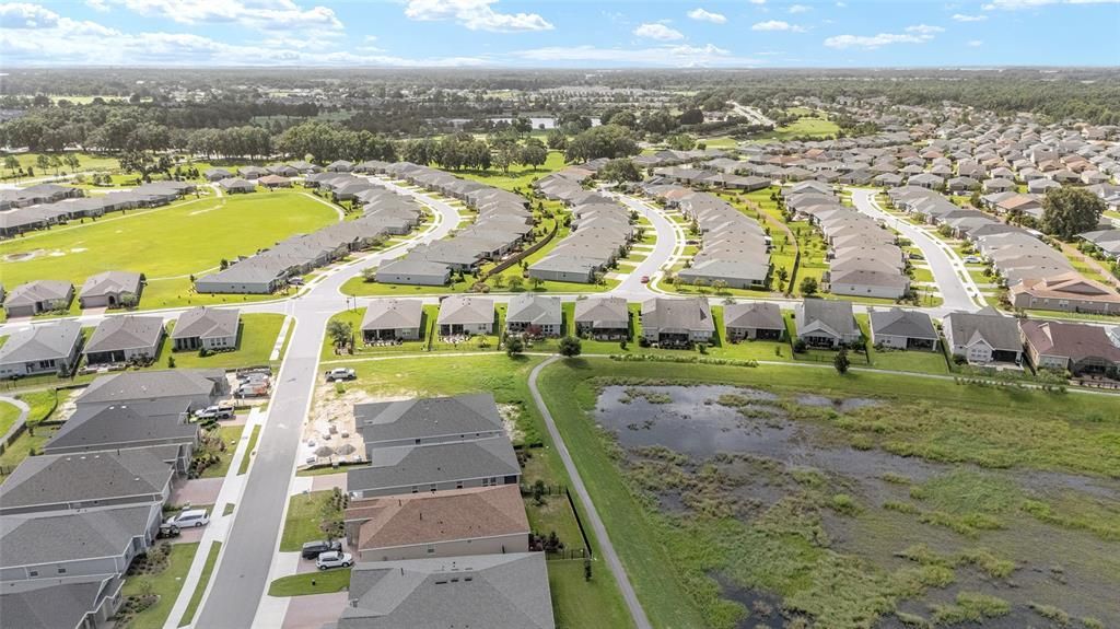 Activo con contrato: $4,700 (3 camas, 3 baños, 1943 Pies cuadrados)