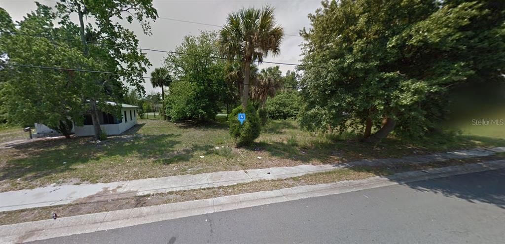 For Sale: $19,999 (0.11 acres)