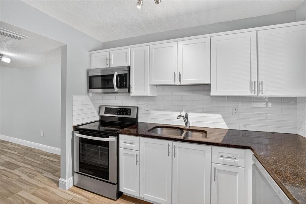 En Venta: $173,999 (2 camas, 2 baños, 1032 Pies cuadrados)