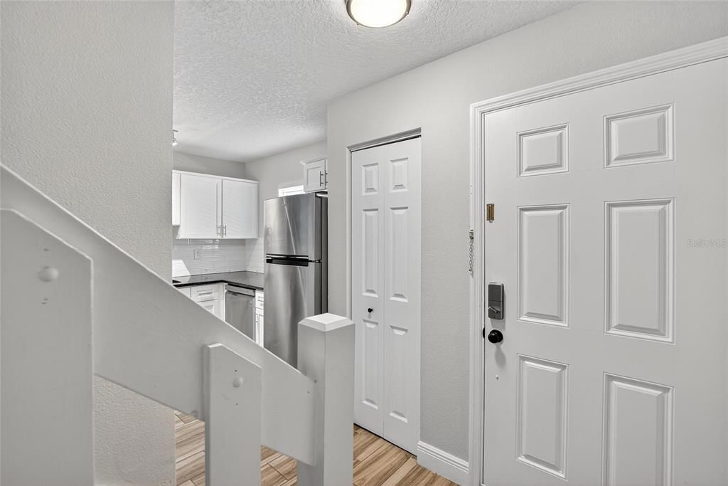 En Venta: $173,999 (2 camas, 2 baños, 1032 Pies cuadrados)