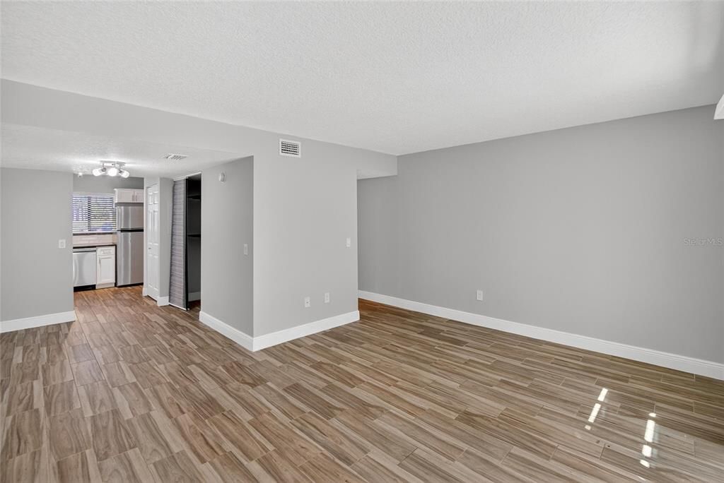 En Venta: $173,999 (2 camas, 2 baños, 1032 Pies cuadrados)