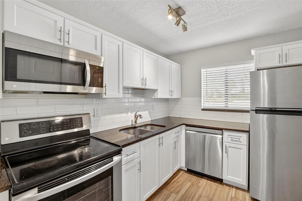 En Venta: $173,999 (2 camas, 2 baños, 1032 Pies cuadrados)